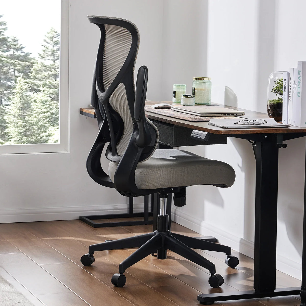 Ergonomic Mesh Office Chair - High Back Swivel Desk Chair